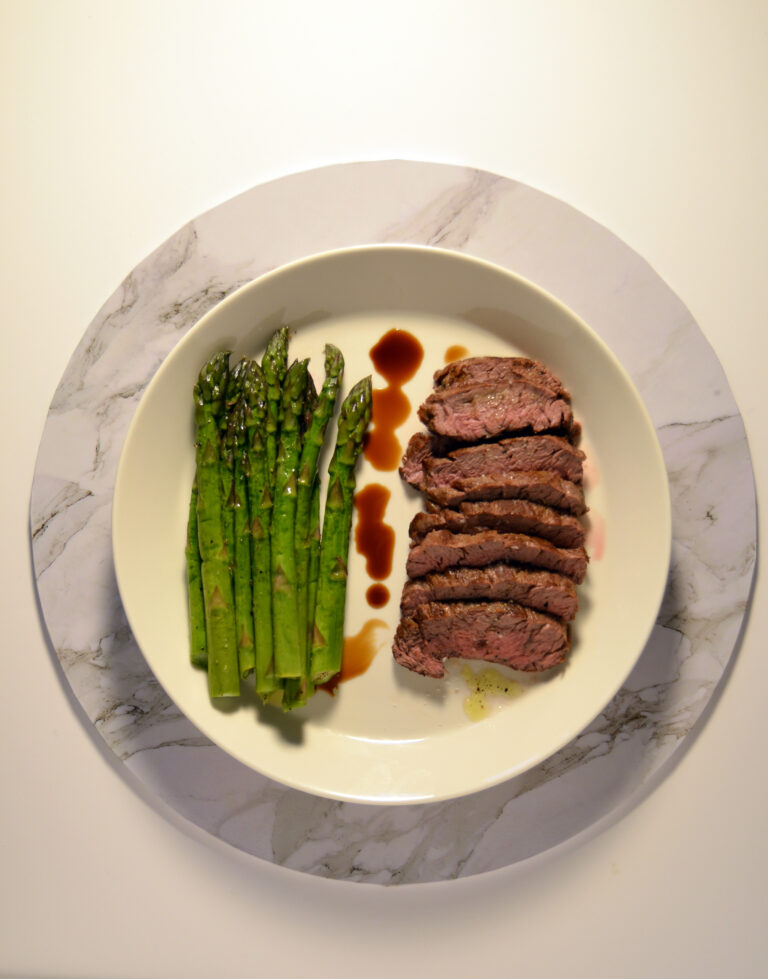 Fille cap steak with asparagus